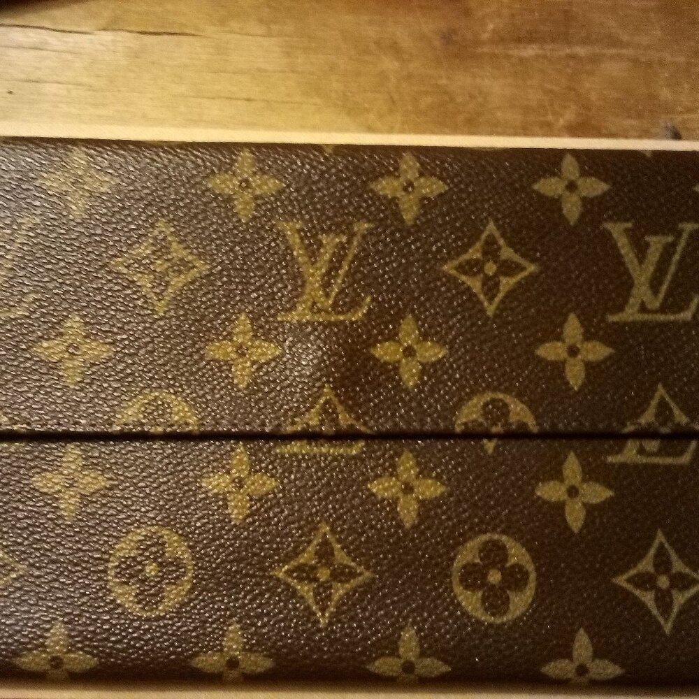 Louis Vuitton Vintage Wallet, CC Holder, Zippered Ck Compartment~Dustbag Inc,